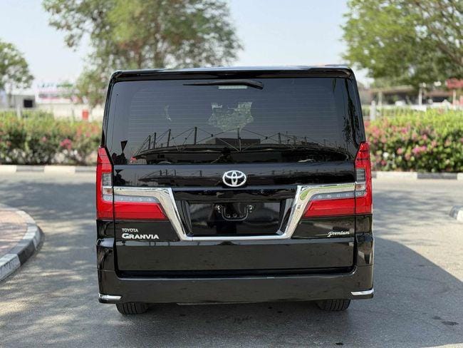 Toyota Granvia Premium 3.5L 2022 GCC SPEC