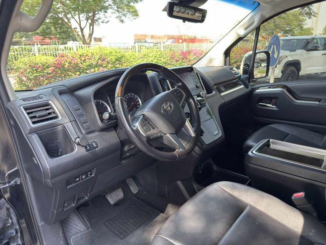 Toyota Granvia Premium 3.5L 2022 GCC SPEC