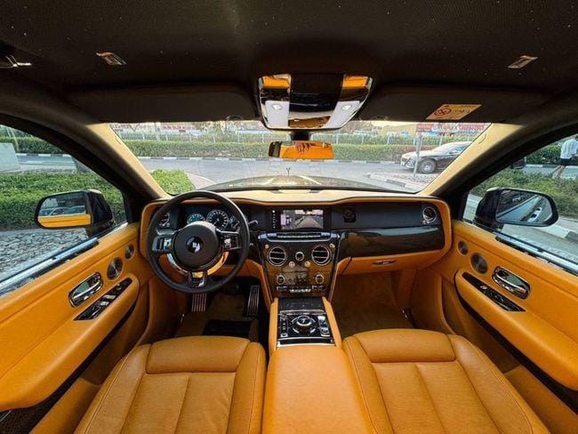 Rolls-Royce Cullinan BLACK BADGE 2022 GCC SPEC NEAT AND CLEAN