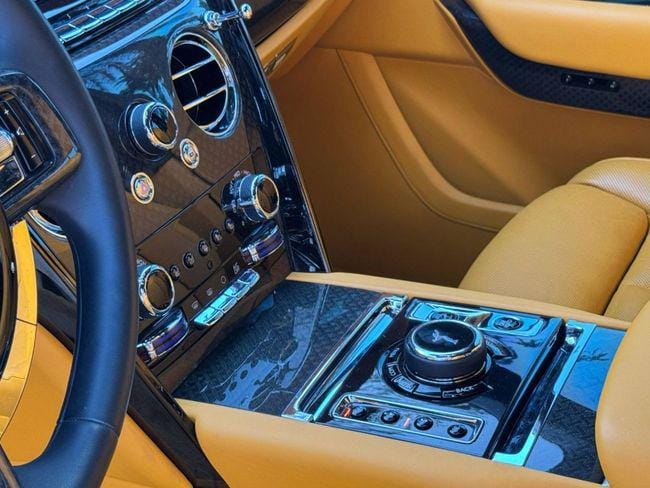 Rolls-Royce Cullinan BLACK BADGE 2022 GCC SPEC NEAT AND CLEAN