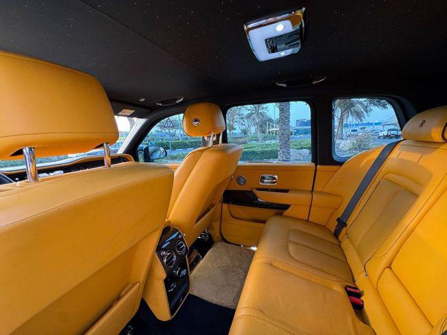 Rolls-Royce Cullinan BLACK BADGE 2022 GCC SPEC NEAT AND CLEAN