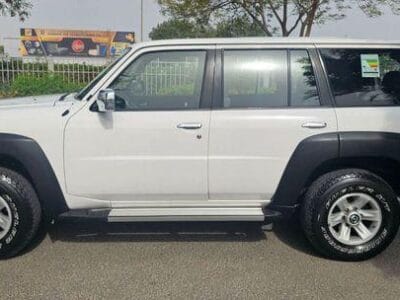 Nissan Patrol Safari GL 4.8L A/T 2019 (9 Seater)