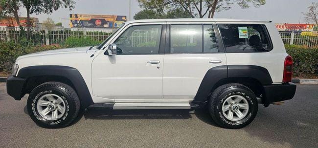 Nissan Patrol Safari GL 4.8L A/T 2019 (9 Seater)