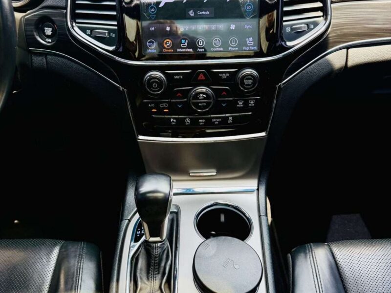 JEEP CHEROKEE 3.6L 2020 GCC Very Good Condition