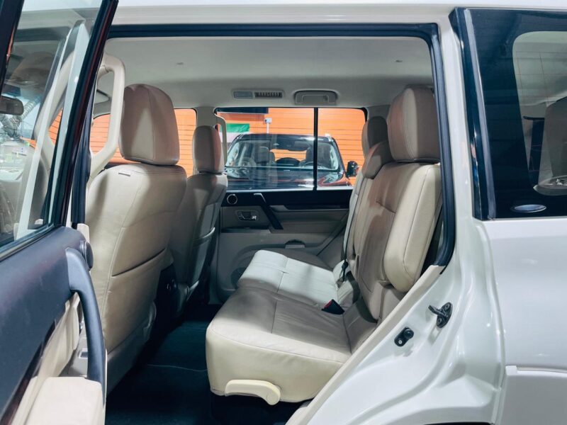 MITSUBISHI PAJERO GLS WHITE 2020