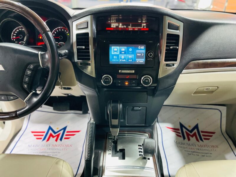 MITSUBISHI PAJERO GLS WHITE 2020