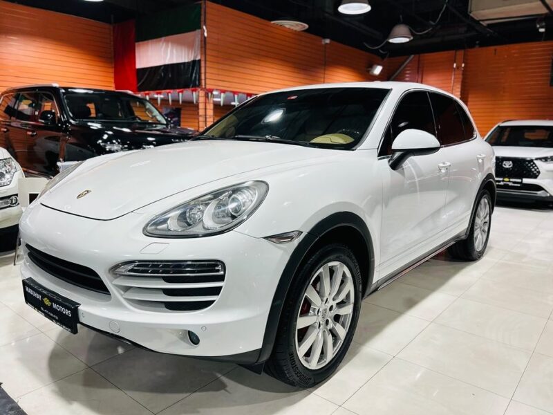 PORSCHE CAYENNE WHITE 2013