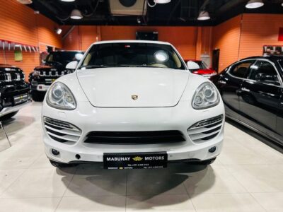 PORSCHE CAYENNE WHITE 2013