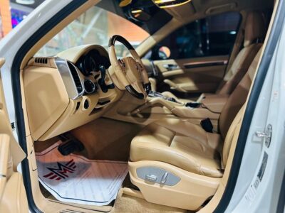 PORSCHE CAYENNE WHITE 2013