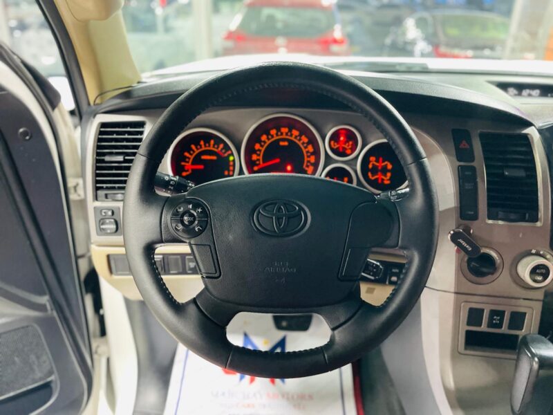 TOYOTA SEQUOIA White 2012