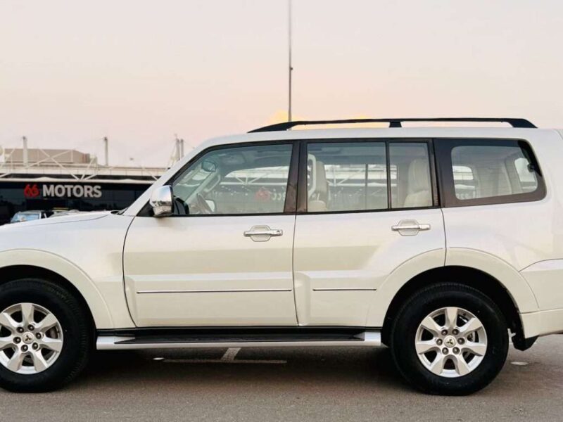 MITSUBISHI PAJERO 3.0L 2022 GCC VERY GOOD CONDITION