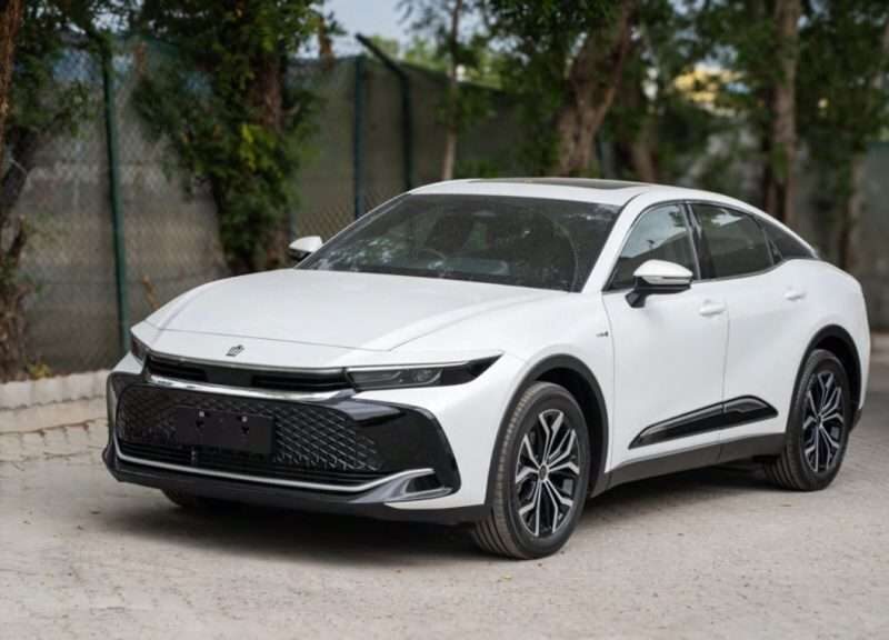 Toyota Crown 2.5L Hybrid GCC 2025