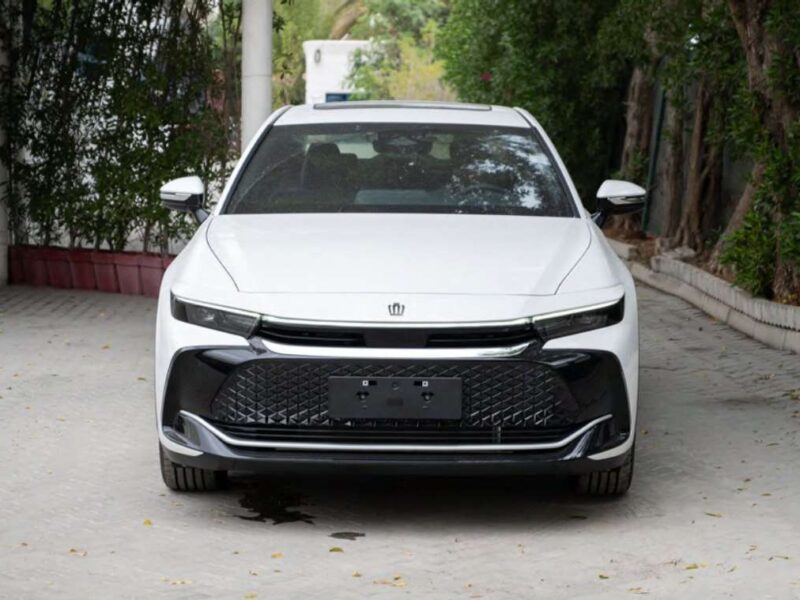 Toyota Crown 2.5L Hybrid GCC 2025