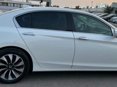 Honda Accord Hybrid Car 2022 Very Good and Clean Condition , 4 cylinders