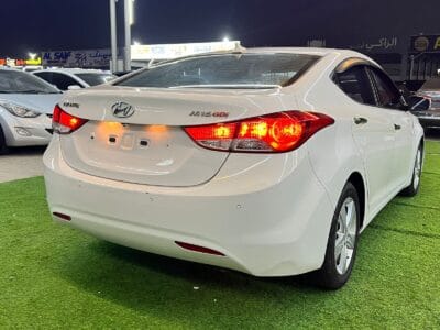 Hyundai Avante 2011 , 4 cylinder vehicle