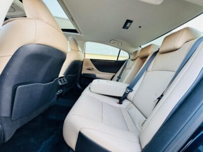 Lexus ES 350 2021 with 6 cylinders