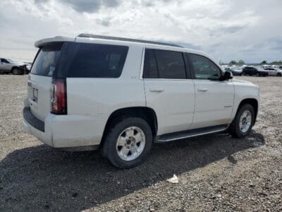 GMC YUKON SLT 2016 with 8 cylinders