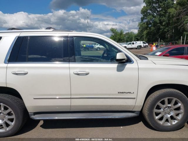 GMC YUKON DENALI 2015 with 8 cylinders