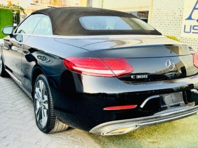 Mercedez-Benz C300 2019 with 4 cylinders