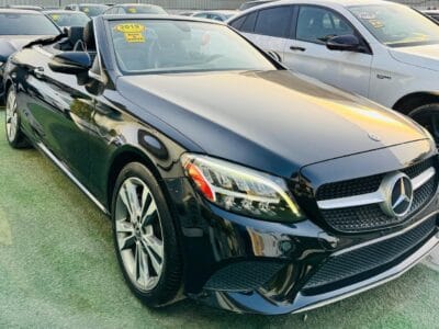 Mercedez-Benz C300 2019 with 4 cylinders