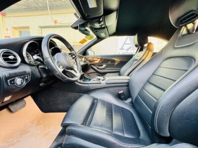 Mercedez-Benz C300 2019 with 4 cylinders
