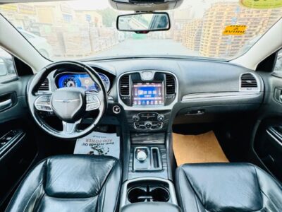 CHRYSLER 300 2019 with 6 cylinders