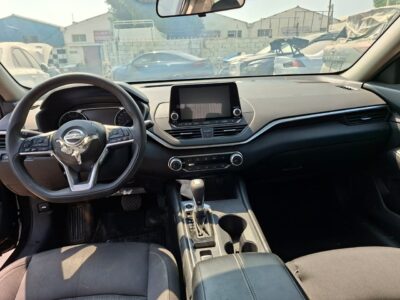 Nissan Altima 2020 with 4 cylinders