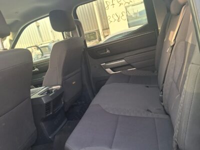 Toyota Tundra 2022 with 6 cylinders