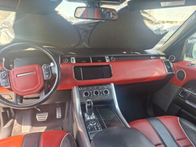 Land Rover Range Rover SVR 2016 with 8 cylinders