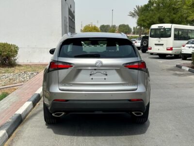 Lexus nx200 2016 with 4 cylinders