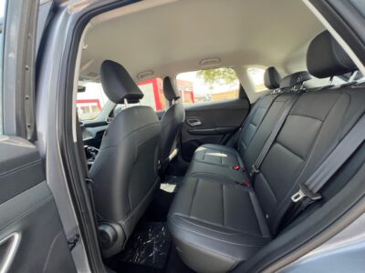 MG ZS LUXURY 2025 with 4 cylinders