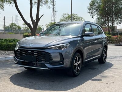 MG ZS LUXURY 2025 with 4 cylinders