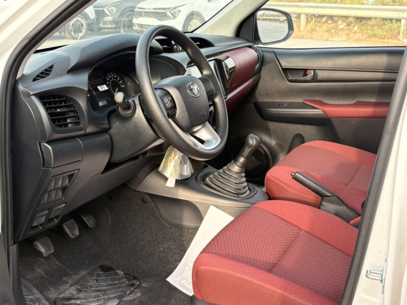 Toyota Hilux 2.0L 2025