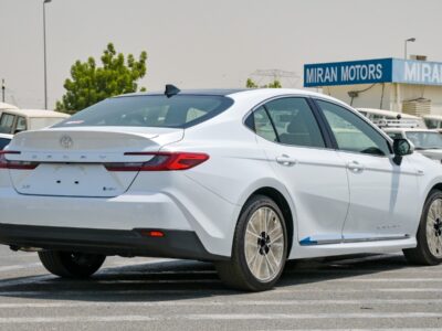 Toyota Camry LE 2.5L Hybrid 2025