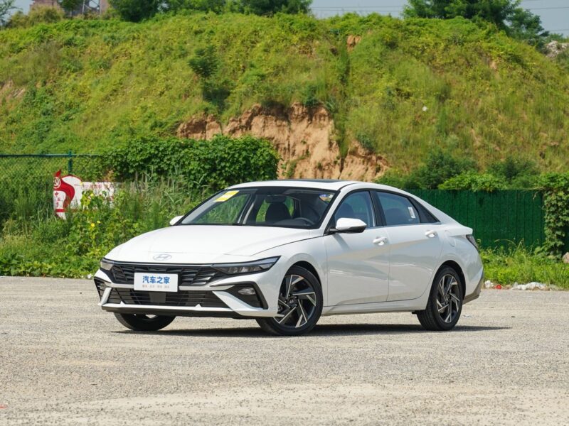 Hyundai Elantra 2025