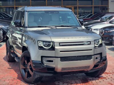 Land Rover Defender 2025