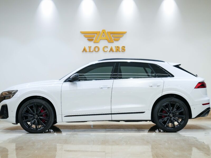 AUDI S Q8 2024