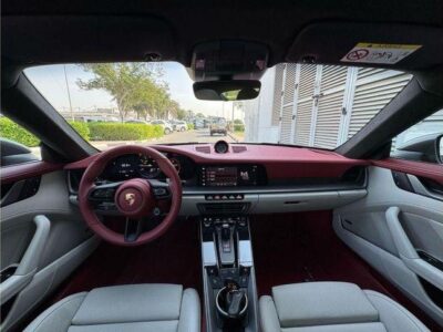 Porsche 911 Carrera S 3.0L (444 HP) Coupe