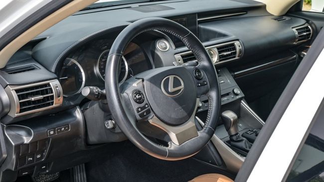 Lexus IS250 2015