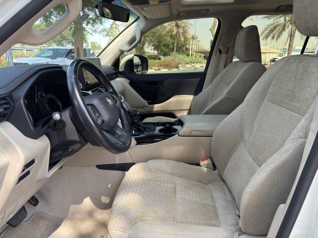 Toyota Land Cruiser GXR 3.5L 2022 GCC SPEC NEAT AND CLEAN
