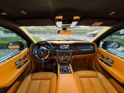 Rolls-Royce Cullinan BLACK BADGE 2022 GCC SPEC NEAT AND CLEAN