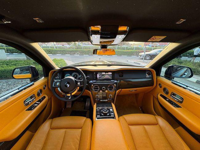 Rolls-Royce Cullinan BLACK BADGE 2022 GCC SPEC NEAT AND CLEAN