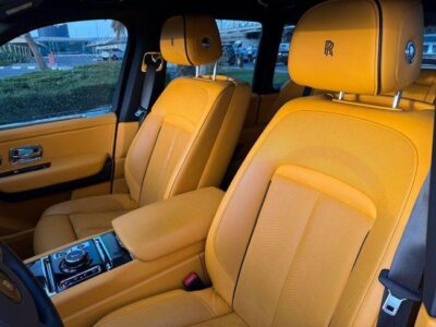Rolls-Royce Cullinan BLACK BADGE 2022 GCC SPEC NEAT AND CLEAN