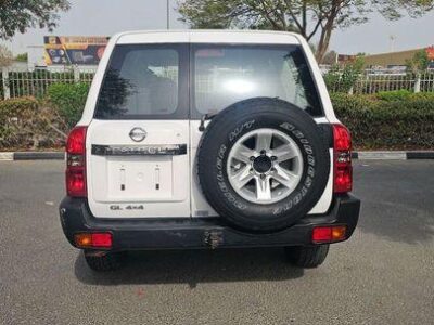 Nissan Patrol Safari GL 4.8L A/T 2019 (9 Seater)
