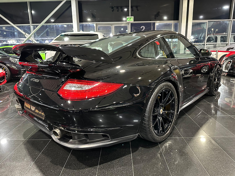2011 Porsche GT2 RS