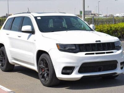 Jeep Grand Cherokee SRT 6.4 L V8 2013