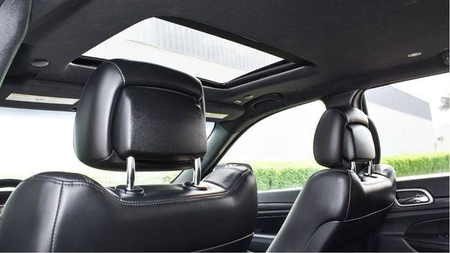 Jeep Grand Cherokee 3.6L V6 2020 With SRT Badge