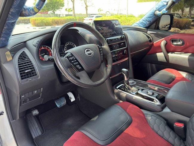 Nissan Patrol 2024 GCC SPEC UNDER WARRANTY NEAT AND CLEAN LESS KILOMETER