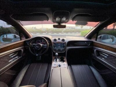 Bentley Bentayga Std 2017 GCC SPEC NEAT AND CLEAN