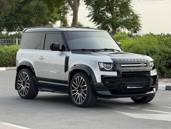 Land Rover Defender P400 90 X 3.0L 2021 (6 Seater) GCC SPEC UNDER WARRANTY NEAT AND CLEAN